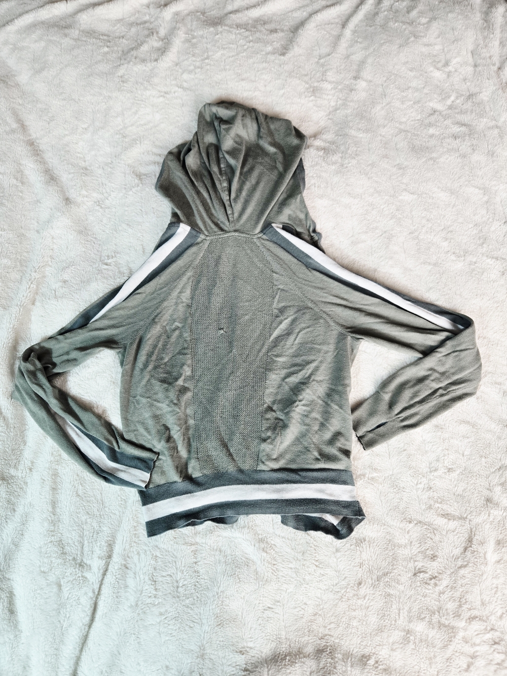 Lisa Rinna | Sage Cardigan - Picture 5 of 5